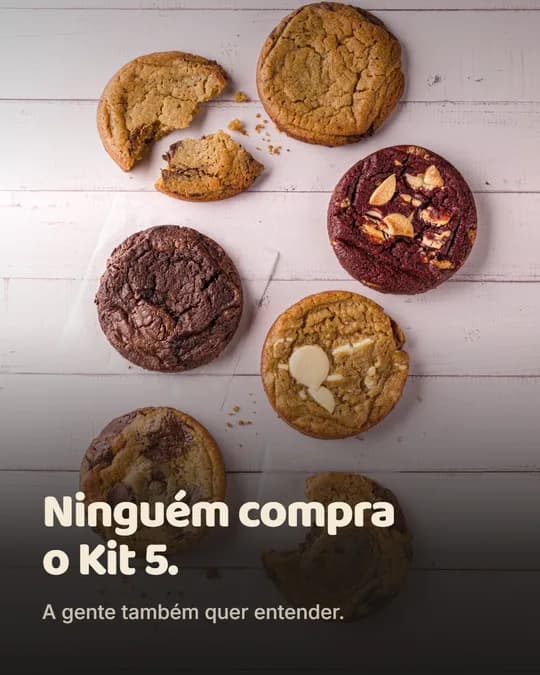 Foto dos cinco cookies em tábua clara: Ninguém compra o Kit 5.